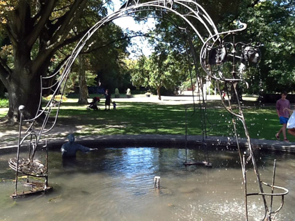 Kinetic fountain